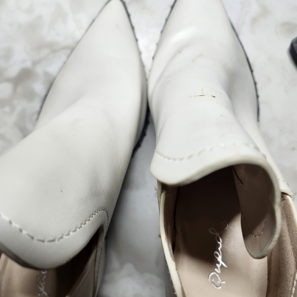 Qupid Women's Cream Ankle Booties - Picture 2 of 4